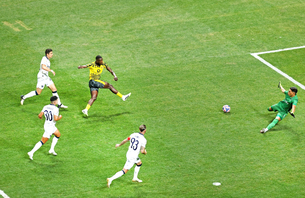 Dortmund reach quarters with win over Monterrey